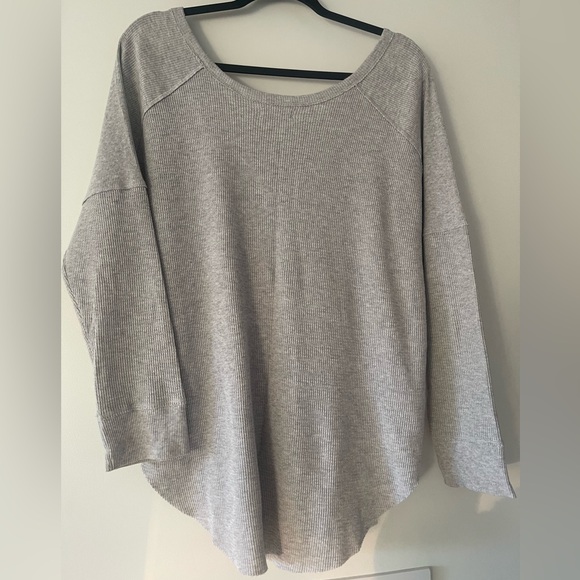 TNA Aritzia Waffle Sweater - Picture 3 of 4